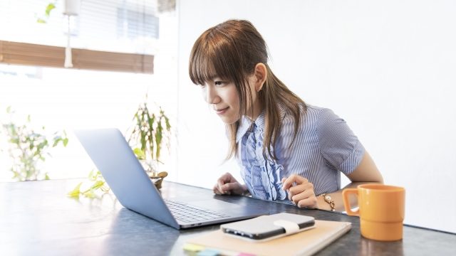 オンラインで高額サービスを売り込まずに売る方法を徹底解説